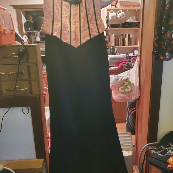 Jora Collection evening gown - Picture 3 of 5